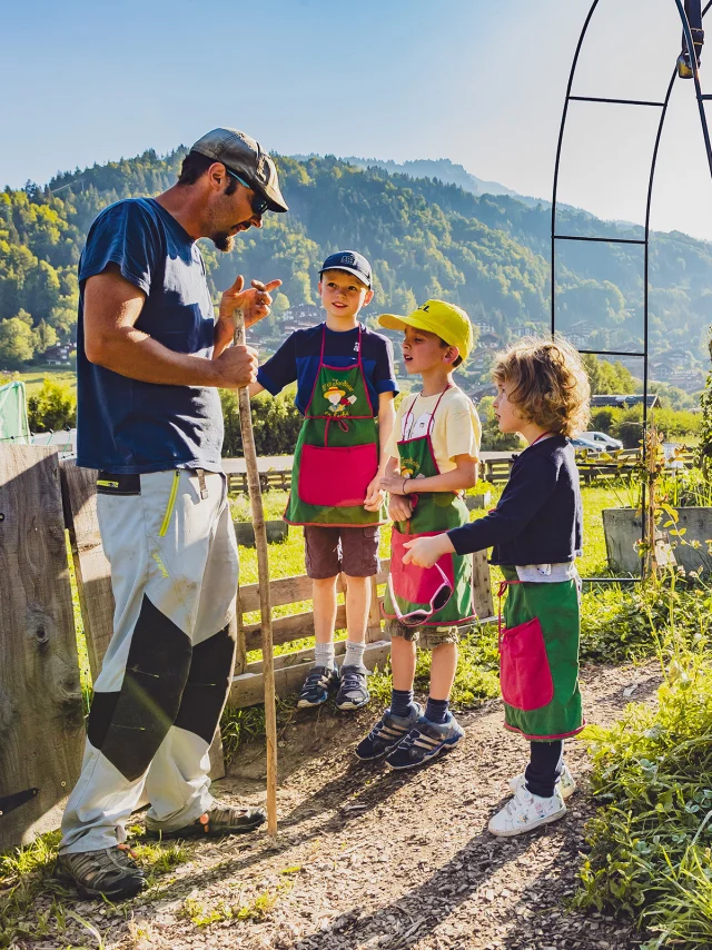 E18 B34i1036 Petits Fermiers C.cattin Alpcat Medias Le Grand Bornand