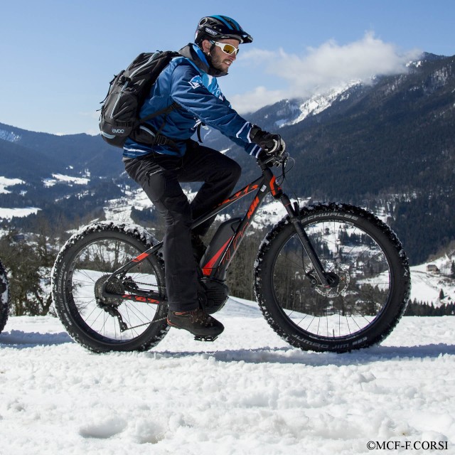 E-Mountainbike auf Schnee - Fatbike