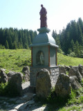 Une statue à l’emplacement de la source