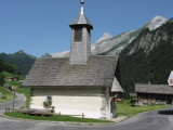La chapelle des Plans et les Aravis