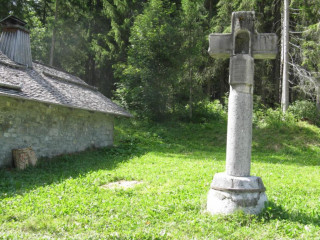 La croix du Clos du Pin