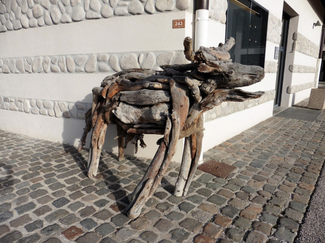 Cow Art : The Driftwood Cow