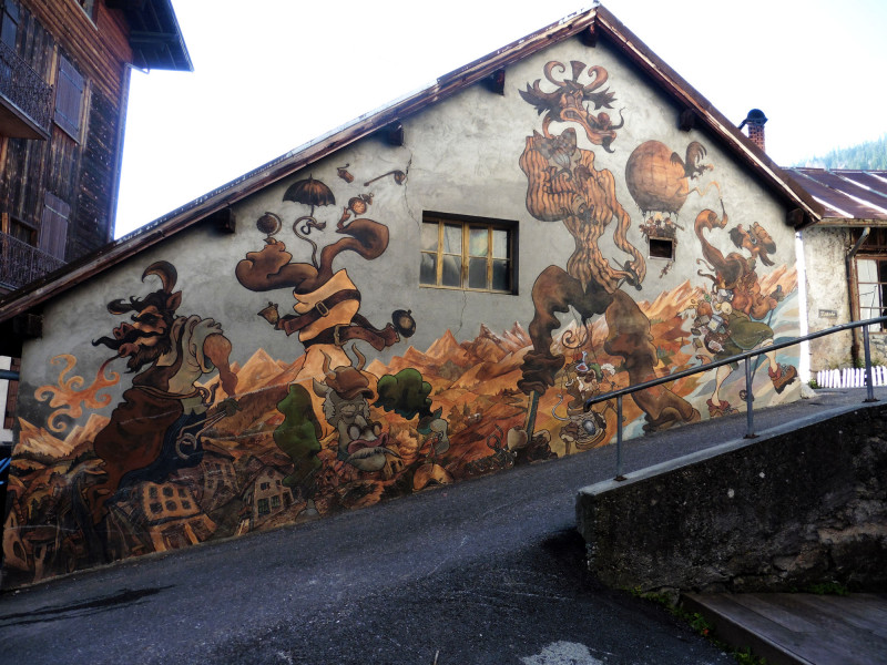 Cow Art : The Circus of forgotten trades