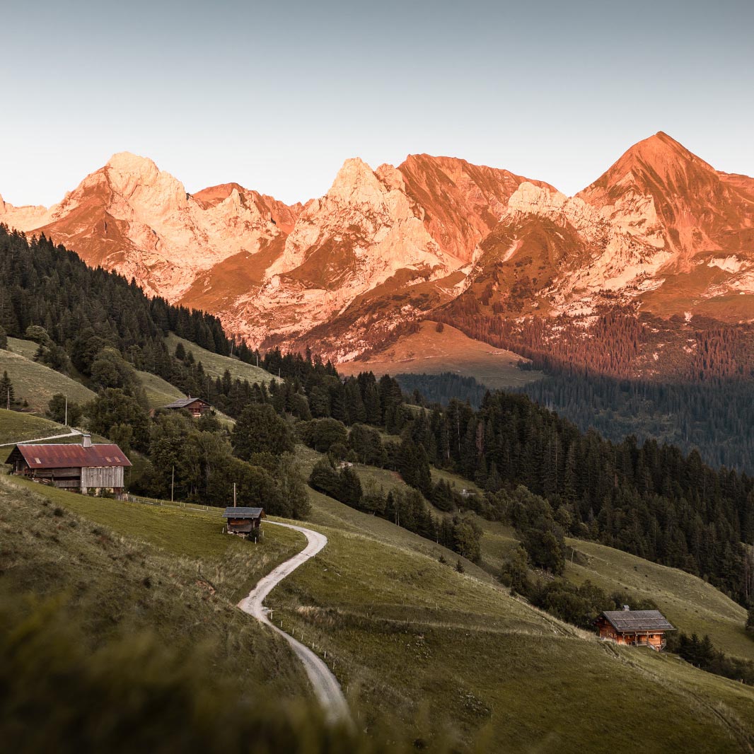 la chaîne des Aravis en été - © C. Hudry
