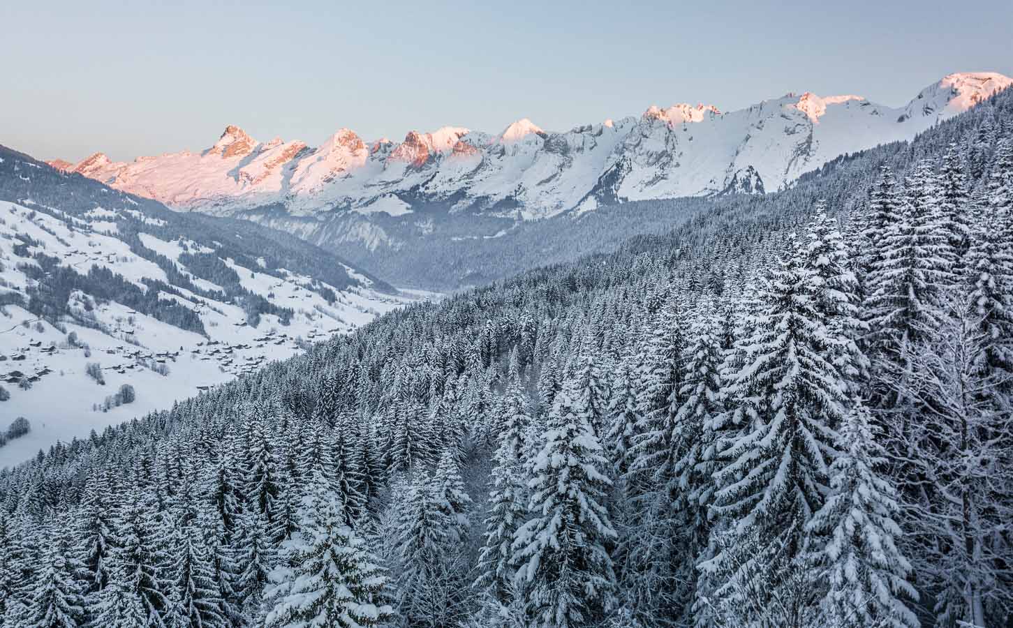 Chaîne des Aravis en hiver - © T. Vattard