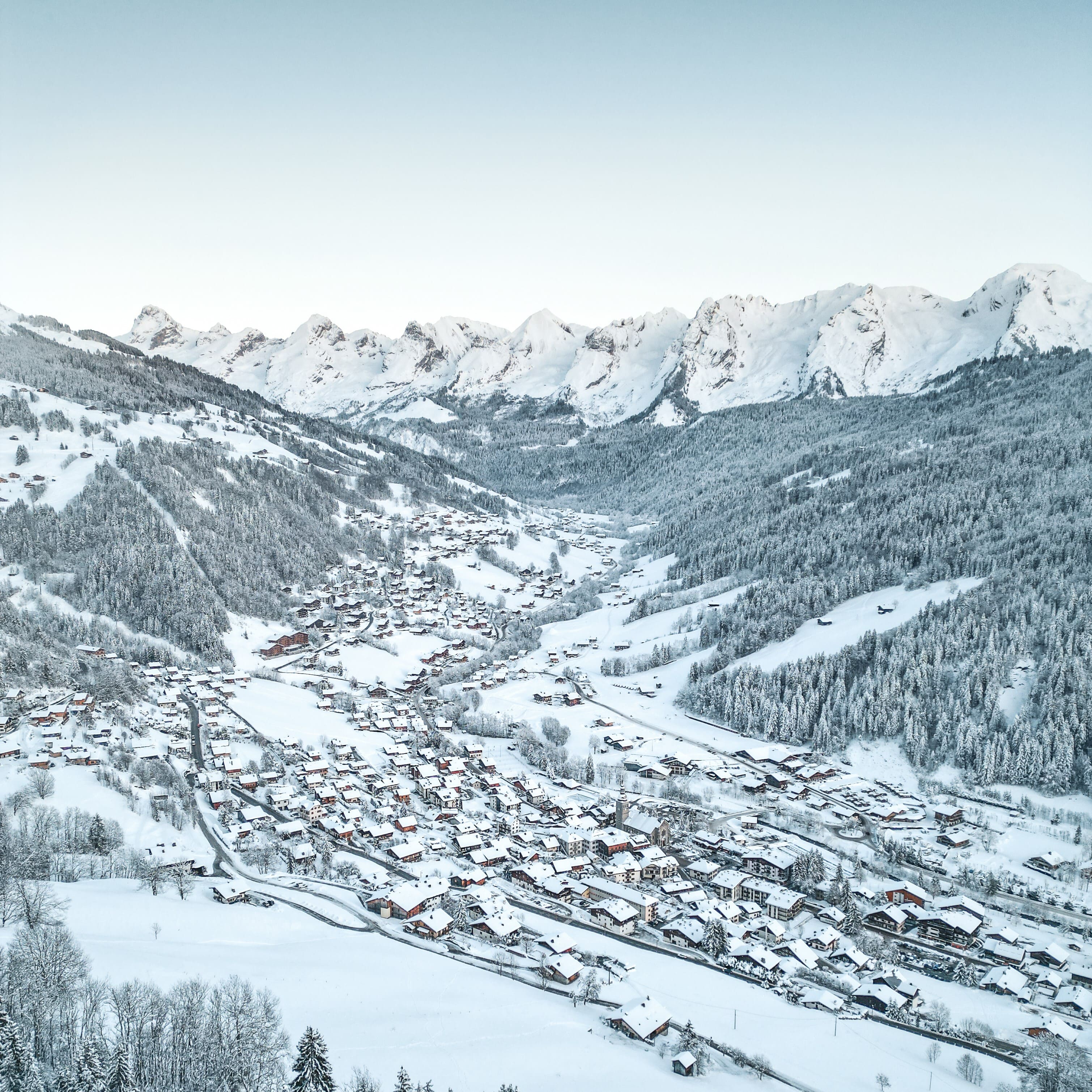 Aravis-Grand-Bornand-enneigé - © J.Cathala