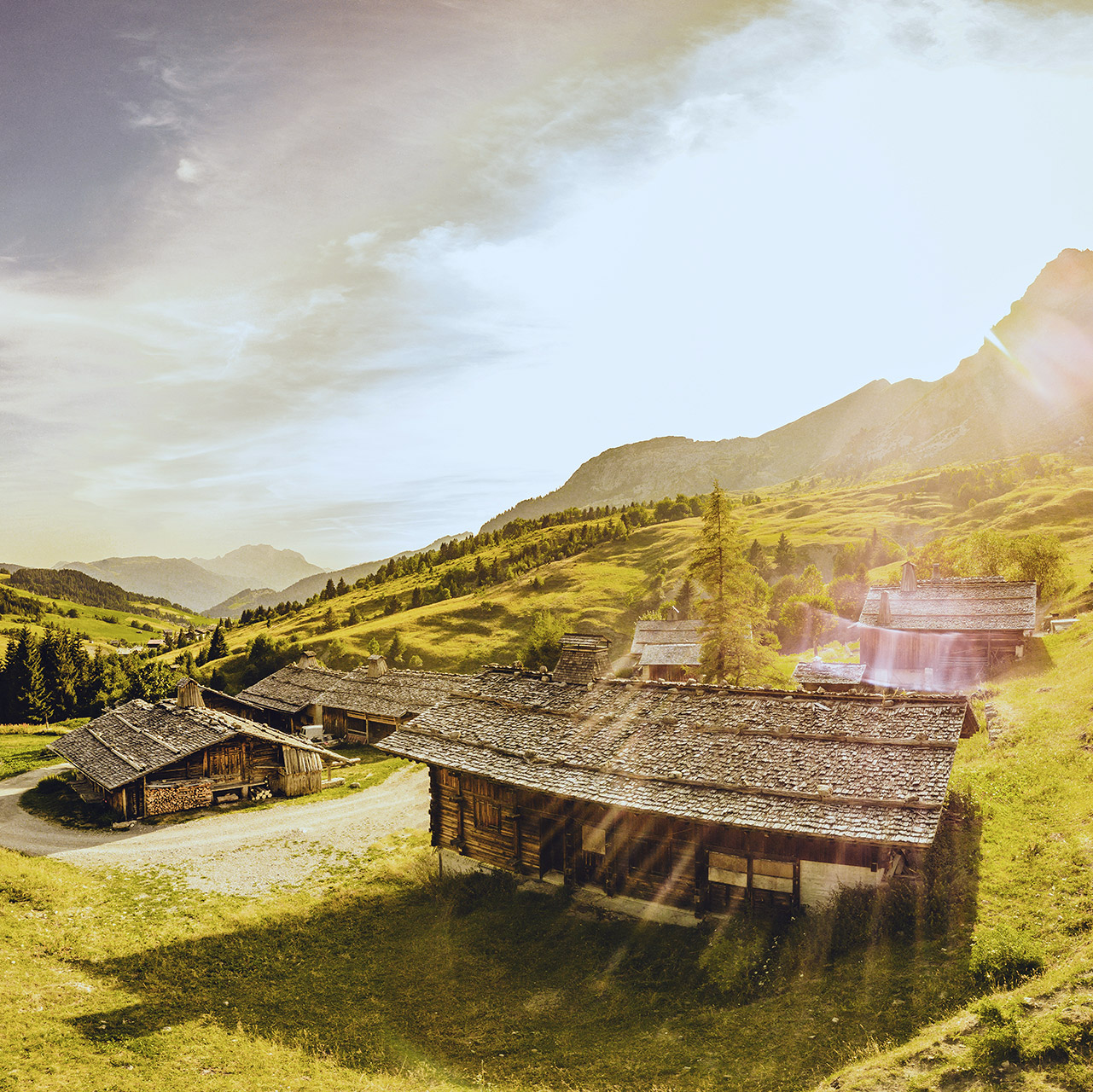 e18-pano000209-chalets-cuillery-c-cattin-alpcat-medias-le-grand-bornand-231381 - © © C. Cattin - Alpcat Médias