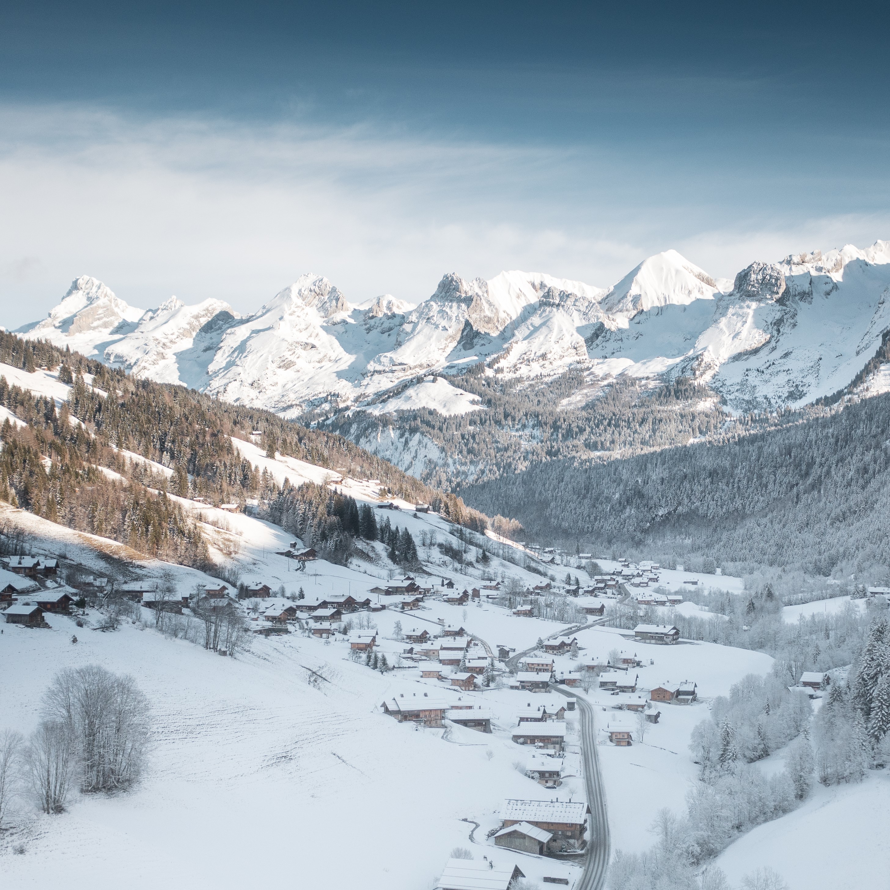 La chaîne des Aravis en hiver - © J.Cathala