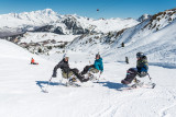 Starski vous propose des cours de ski assis avec du matériel moderne et de qualité.