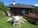 terrasse attenante commune aux 2 appartements composant le chalet