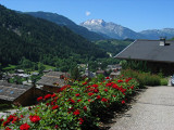 vue sur le massif de la tournette et le village
