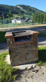 Aire de barbecue au village