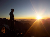 Randonnée coucher de soleil montagne