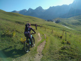 Electric mountain biking: advanced