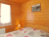 La chambre(lit 140 x 190 (vue 1/2)