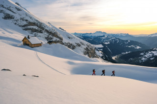 Ski de randonnée au coucher de soleil