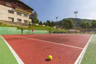 Court de tennis au Grand-Bornand