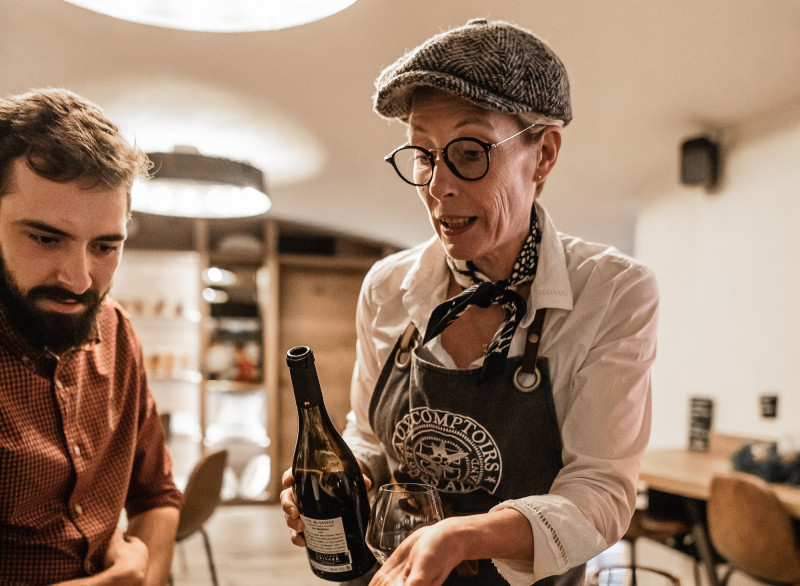 Dégustation de vin de Savoie Aux comptoirs des Alpes