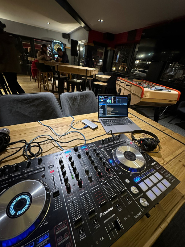 Soirée DJ au B4