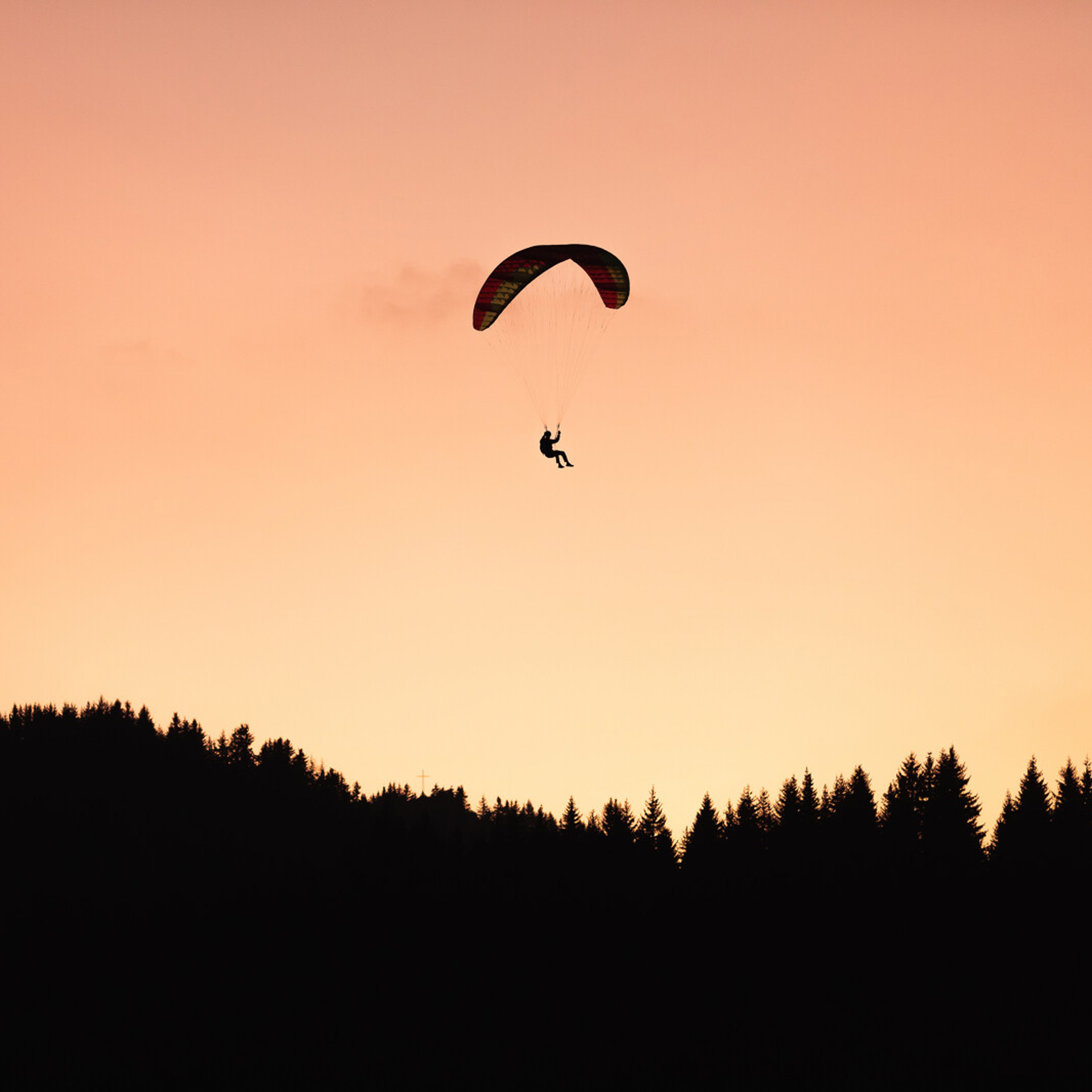 parapente au coucher de soleil au Grand-Bornand - © C. Hudry