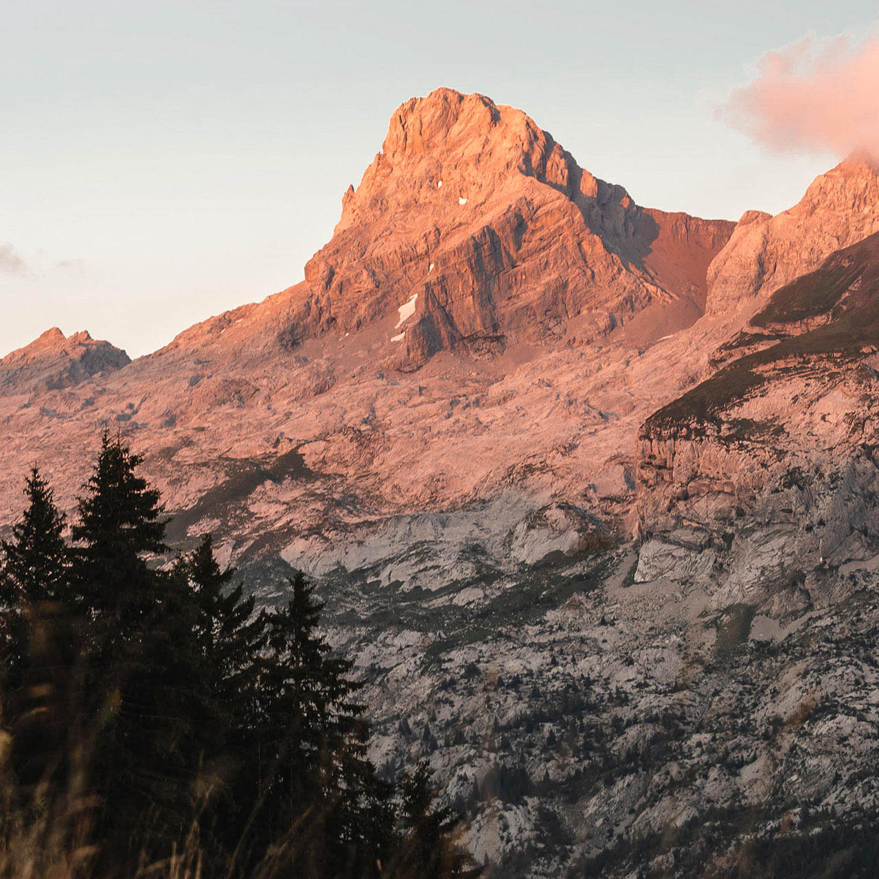 pointe-percee-coucher-de-soleil-c-hudry-le-grand-bornand-tourisme-bd-172057-web-2-223991