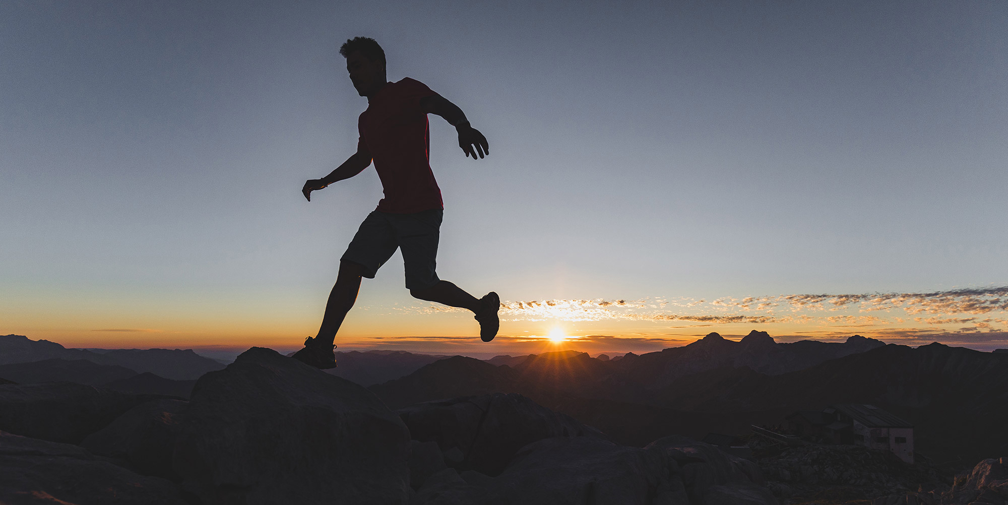 trailrunning au Grand-Bornand dans les lapiaz près de la pointe Percée - © Alpcat Médias