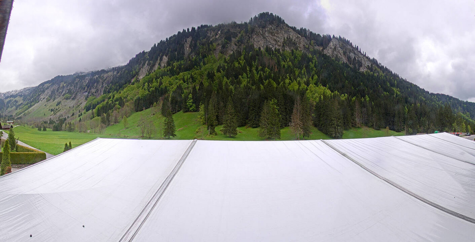Webcam Le Grand-Bornand - Auberge Nordique Lormay - 1200 m
