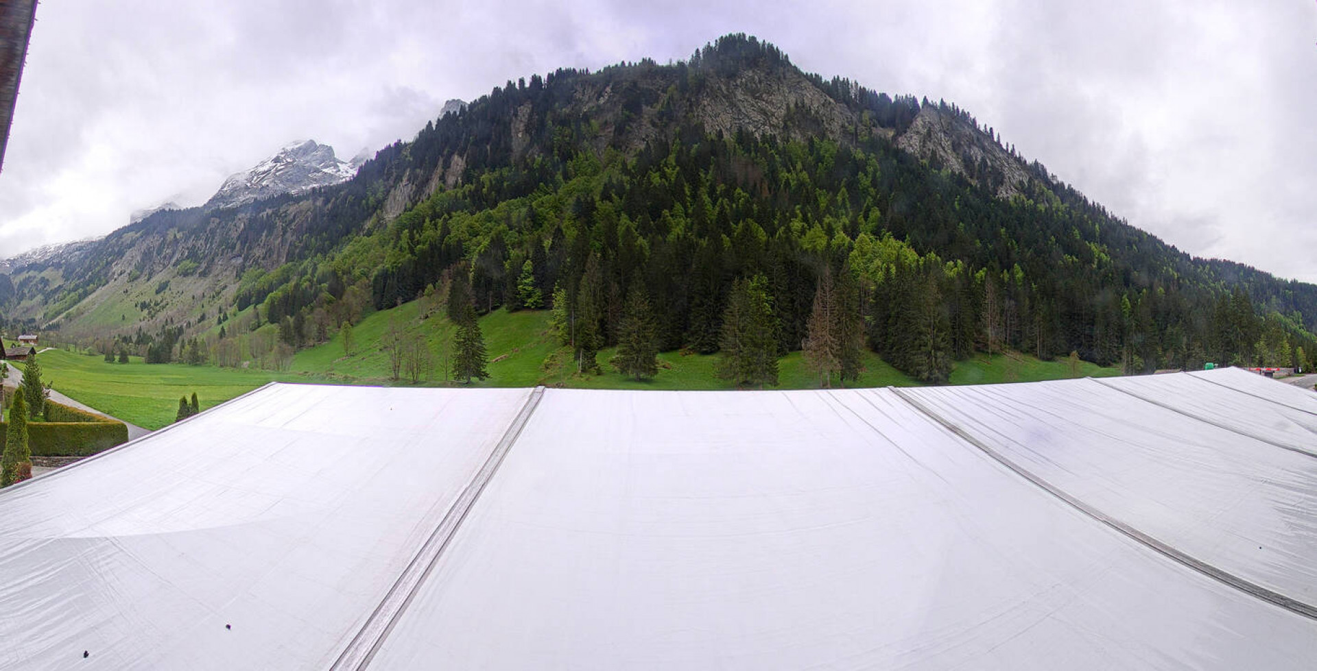 Webcam Le Grand-Bornand - Auberge Nordique Lormay - 1200 m